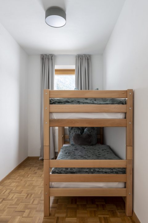 Slaapkamer 2 – bungalow (stapelbed 200 × 90 cm)